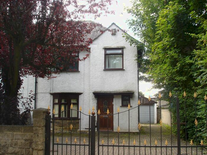 3 Bedroom Semi-Detached House To Rent In Allerton Road, Bradford, West Yorkshire, BD8