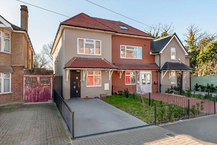 4 Bedroom House To Rent In Woodgrange Avenue, Harrow, HA3