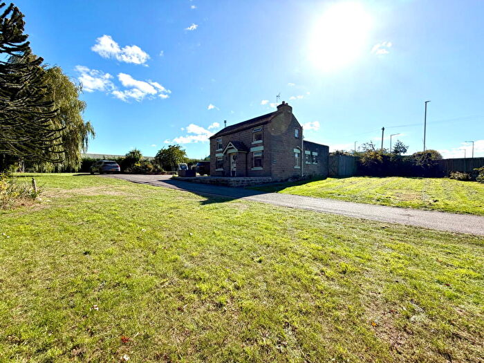 3 Bedroom Detached House For Sale In Carlton Road, Barnsley, S71