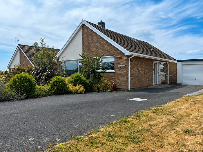 4 Bedroom Detached Bungalow For Sale In Erw Goch, Waunfawr, Aberystwyth, SY23