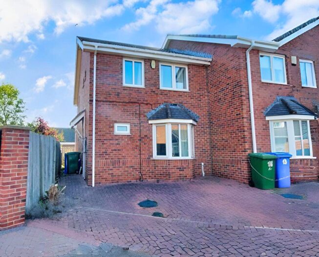 3 Bedroom End Of Terrace House For Sale In Front Street, Blyth, NE24