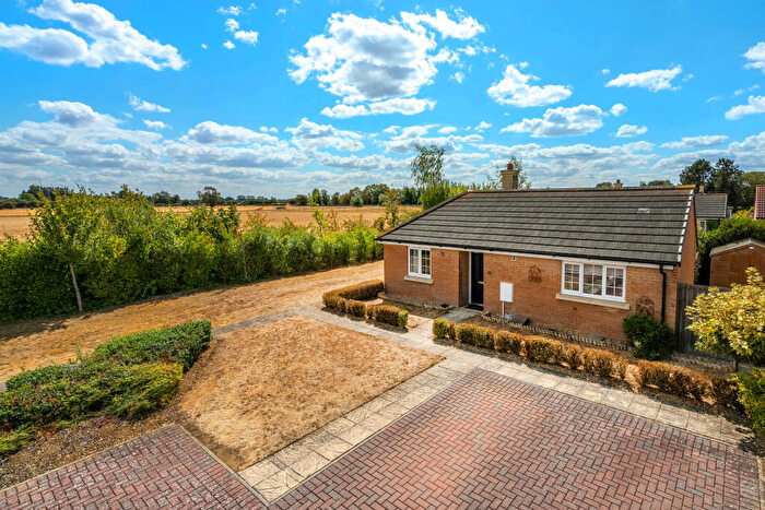 2 Bedroom Detached Bungalow For Sale In Mayfield Gardens, Baston, Peterborough, PE6