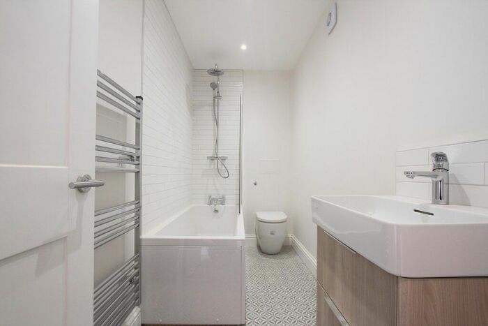 1 Bedroom Flat To Rent In Butchers Row, Banbury, Oxon, OX16