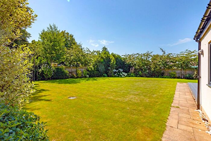 5 Bedroom Detached House For Sale In High Street, Standlake, OX29