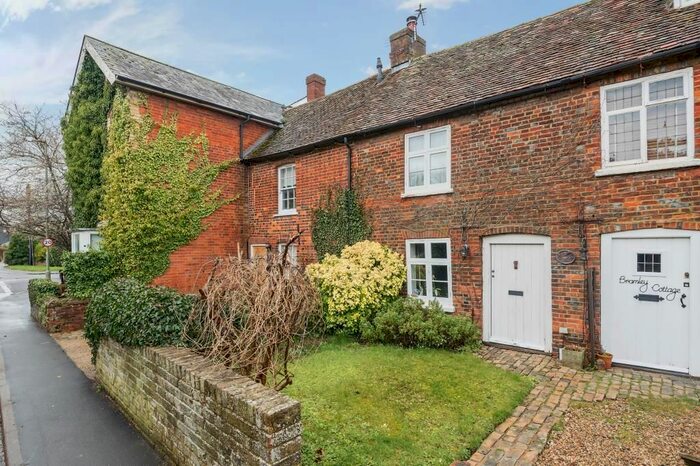 2 Bedroom Cottage For Sale In Chinnor, Oxfordshire, OX39