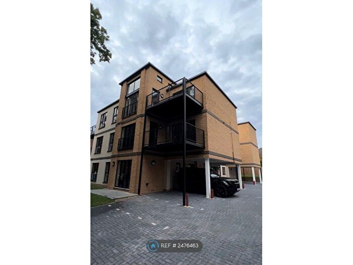 3 Bedroom Flat To Rent In Langley Park Road, Sutton, SM2