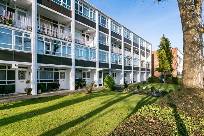 2 Bedroom Flat To Rent In Kersfield Road, London, SW15