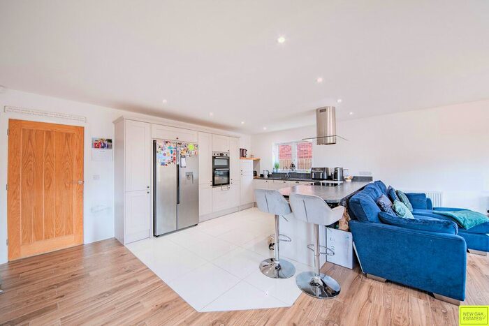 4 Bedroom Detached House For Sale In Main Road, Stretton, Alfreton, DE55