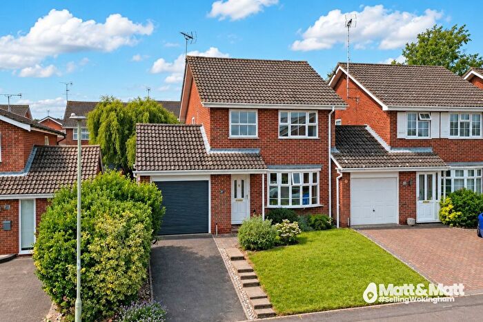 3 Bedroom Detached House For Sale In Ashton Road, Emmbrook, Wokingham, RG41