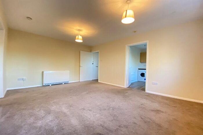 1 Bedroom Flat To Rent In Tadley, RG26