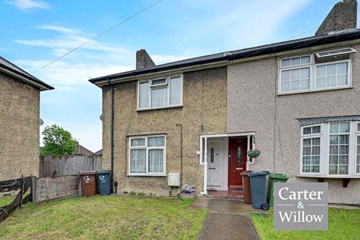 2 Bedroom End Of Terrace House For Sale In Babington Road, Dagenham, RM8