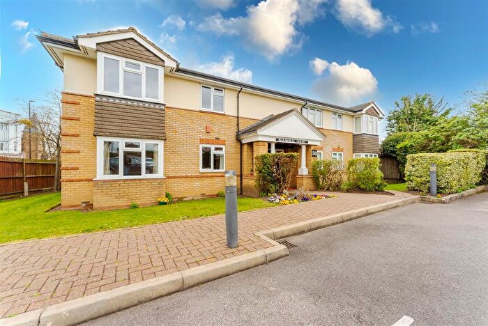 2 Bedroom Flat To Rent In Balmoral Road, Worcester Park, KT4