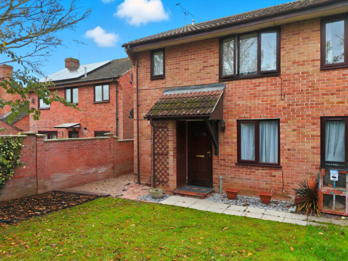 1 Bedroom Apartment For Sale In Jenner Mead, Chelmer Village, CM2
