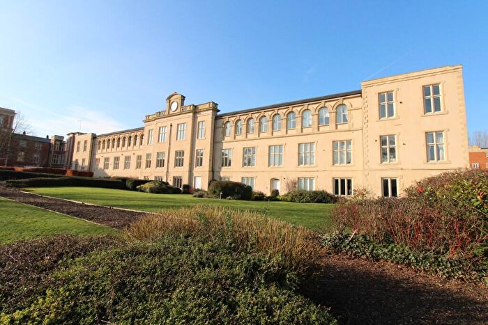 4 Bedroom House To Rent In Royal Earlswood Park, Redhill, Surrey, RH1