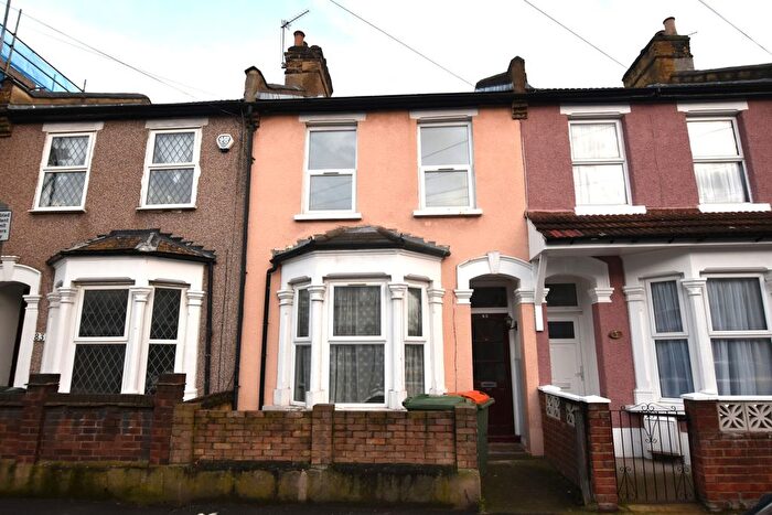 3 Bedroom Terraced House To Rent In Harcourt Road, Stratford, London, E15