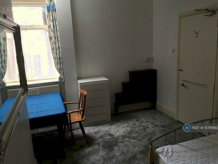 5 Bedroom Terraced House To Rent In Thurlby Street, Manchester, M13