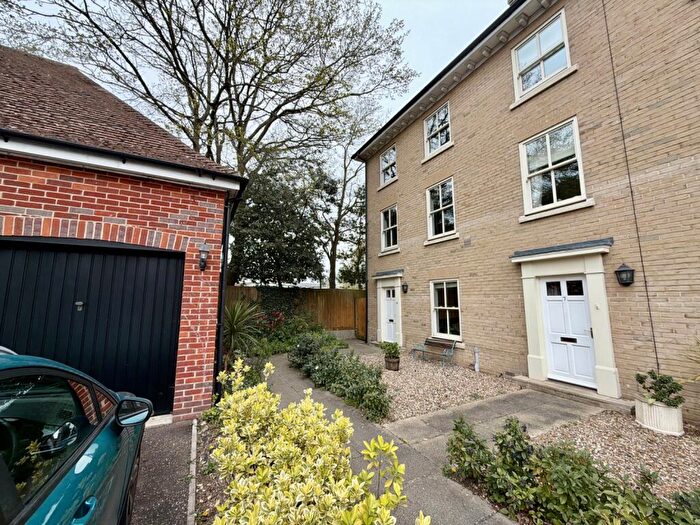 4 Bedroom Town House For Sale In St. Marys Road, IP4