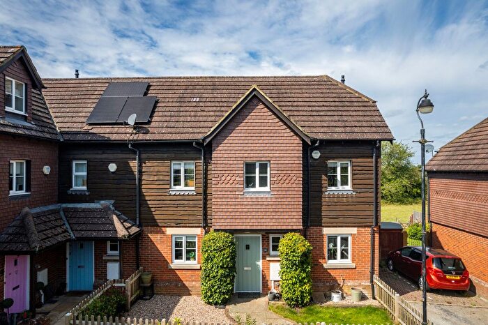 3 Bedroom End Of Terrace House For Sale In West Street, Dormansland, RH7