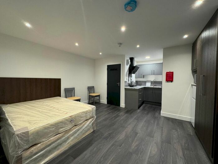 Studio To Rent In Adelaide Terrace, Brentford, TW8