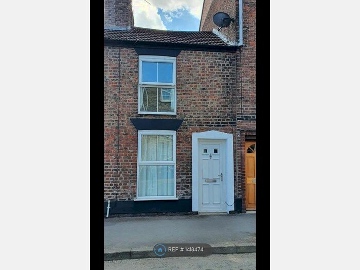 3 Bedroom Semi-Detached House To Rent In Red Lion Street, Boston, PE21