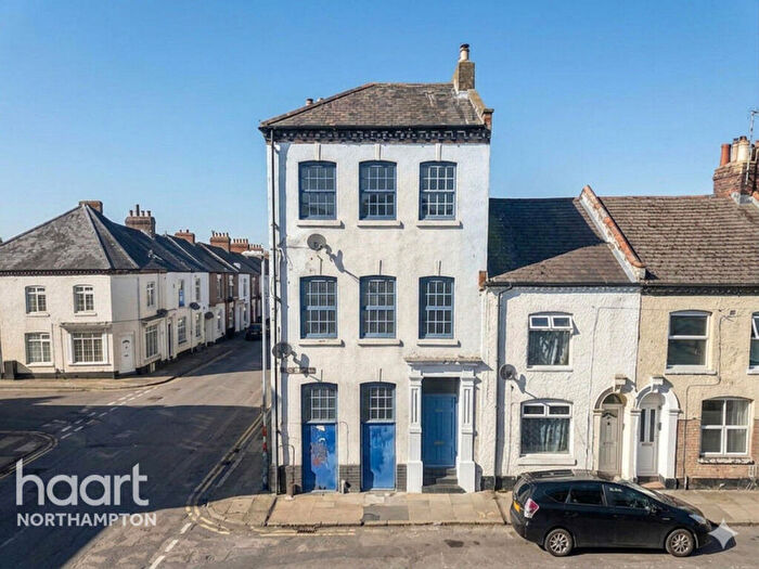 1 Bedroom Apartment For Sale In Hood Street, Northampton, NN1