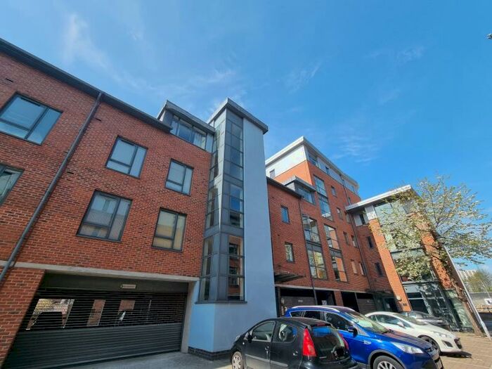 2 Bedroom Flat To Rent In City Centre, Leeds, LS11