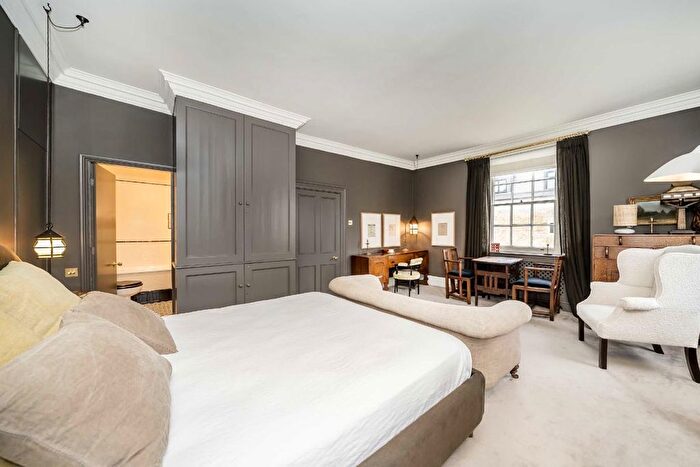 Studio To Rent In Cambridge Street, London, SW1V