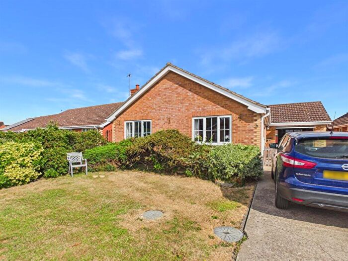 3 Bedroom Detached Bungalow For Sale In Meakers Way, Huttoft, LN13