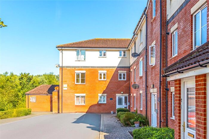 2 Bedroom Apartment To Rent In Redcliffe Street, Rodbourne, Swindon, Wiltshire, SN2