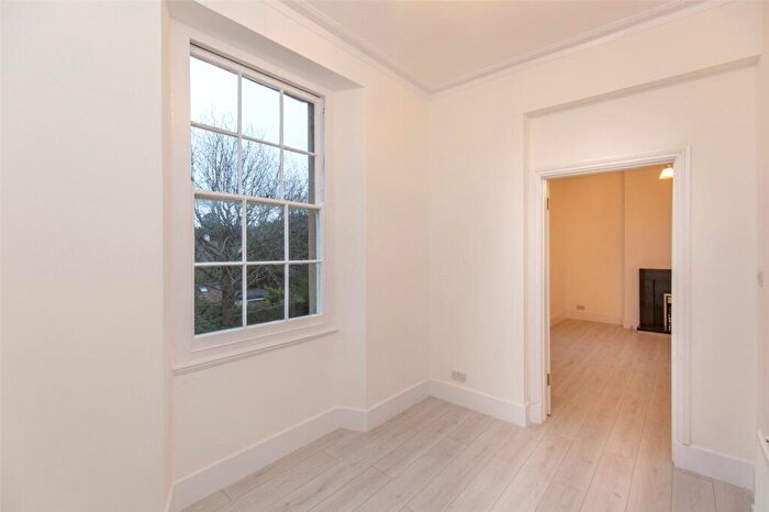1 Bedroom Apartment For Sale In Cotham Park, Bristol, BS6