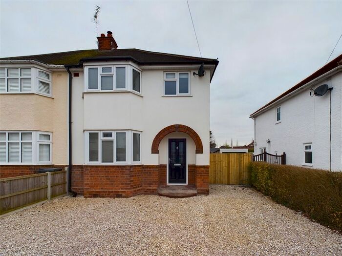 3 Bedroom Semi-Detached House For Sale In Morton Avenue, Fernhill Heath, Worcester, Worcestershire, WR3