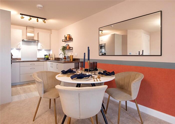 1 Bedroom Apartment For Sale In Reading Road, Wokingham, Berkshire, RG41