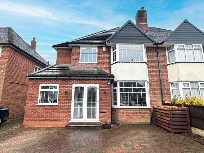3 Bedroom Semi Detached House For Sale In Knightsbridge Road, Solihull, B92
