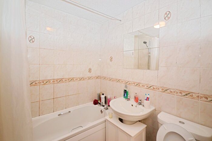 1 Bedroom Flat To Rent In Alder Close, Baldock, SG7