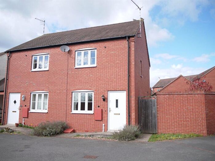 2 Bedroom Terraced House To Rent In Chaucer Close, Stratford-upon-Avon, CV37