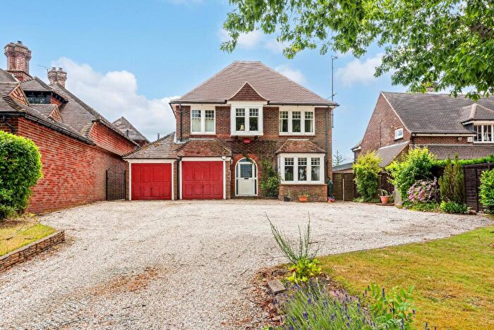 4 Bedroom Detached House For Sale In Sussex Road, Petersfield, Hampshire, GU31