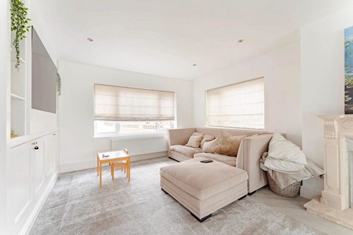 4 Bedroom Detached House For Sale In Bure Close, Great Yarmouth, NR30