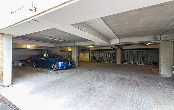 2 Bedroom Flat To Rent In Chelsea Mews, Wanstead, E11