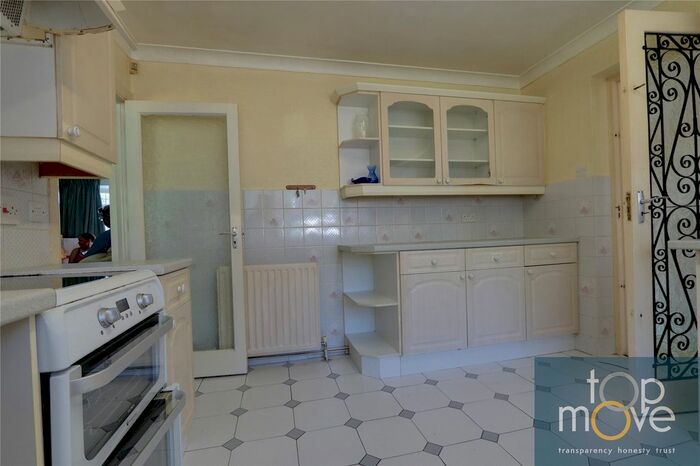 Detached House To Rent In Woodcote Park Avenue, Purley, CR8