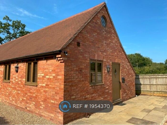 1 Bedroom Detached House To Rent In Blackmires Lane, Silverstone, Towcester, NN12