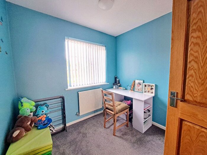 3 Bedroom Terraced House For Sale In Rochester Croft, Walsall, WS2