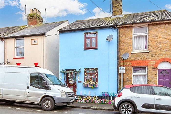 2 Bedroom Semi Detached House For Sale In St. John's Road, Faversham, Kent, ME13