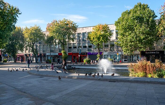 1 Bedroom Flat To Rent In Flat, The Studios, The Parade, Watford, WD17