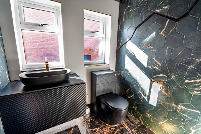 5 Bedroom End Terrace House For Sale In Fox Covert Lane, Misterton, Doncaster, DN10