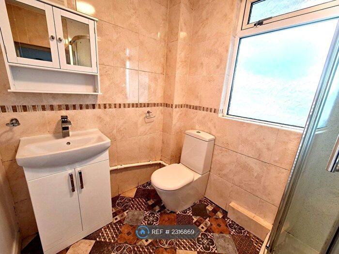 2 Bedroom Flat To Rent In Bradfield Road, Sheffield, S6