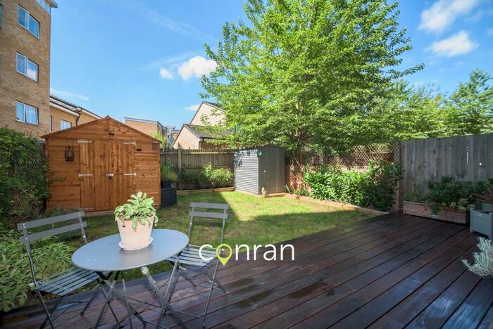 2 Bedroom Apartment To Rent In Waterway Avenue, Lewisham, SE13