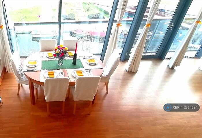 2 Bedroom Flat To Rent In Roach Road, London, E3