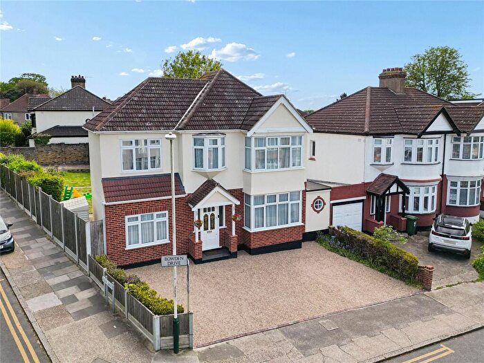 5 Bedroom Link Detached House For Sale In Bowden Drive, Hornchurch, RM11