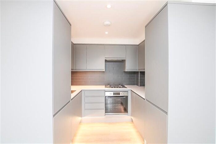 1 Bedroom Flat To Rent In Brent Street, Hendon, NW4