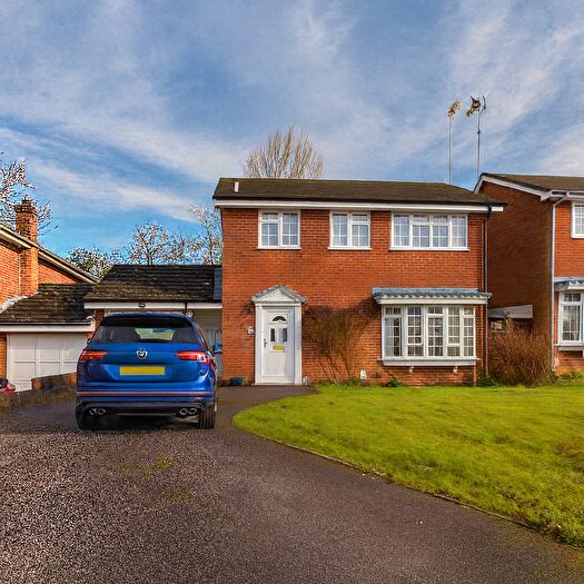 3 Bedroom Detached House For Sale In Dickins Way, Horsham, West Sussex, RH13